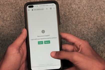 artificial intelligence, cloud computing - AIがSaaSを「減法」に変える？ビジネスモデル変革の波