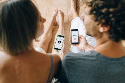e-commerce delivery, delivery app - TikTokの中国版「Douyin」が挑むEC物流の「第三の道」：新サービス「私の宅配便」から見抜く戦略の真意