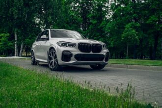 BMW iX3, electric SUV - BMW次世代EV「iX3」世界初公開！中国向け特別仕様に注目