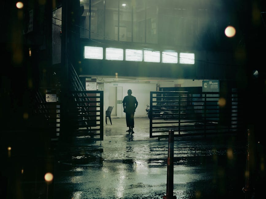 Indian slum Dark India street - ソニー新作『MUKTI』始動！インド舞台の社会派ホラーゲームが実写トレーラーで衝撃公開