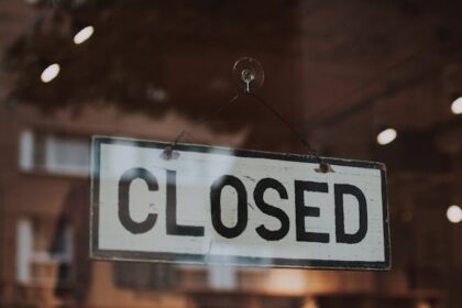 Starbucks store closure - スターバックス、北米で大規模再編と人員削減 中国事業売却も検討