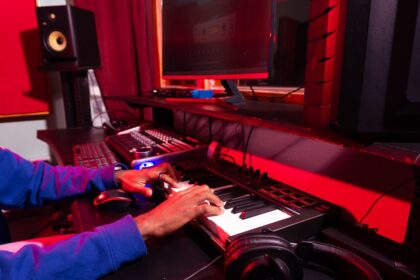 Game music composer Orchestral music production - ゲーム音楽がクラシックへの扉を開く？原神のHOYO-MiXが語る創造の秘訣