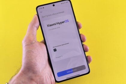 Huawei Mate XTs, tri-fold smartphone - ファーウェイ、新三つ折りスマホ「Mate XTs」発表！Kirinチップ4年ぶり復活と4色展開の全貌
