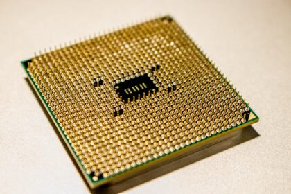 semiconductor chip, server CPU - IntelサーバーCPU部門に激震！Xeon開発のキーパーソンが相次ぎ退職