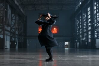 cinematic stealth - PS5版『エリックスホルム：奪われた夢』10/31発売！美麗特典付きで映画級ステルス体験