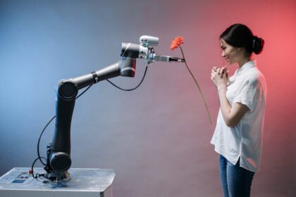 AI human interaction futuristic human robot - AIは人間に取って代わる?蔡浩宇氏の新作が問う未来の人間関係