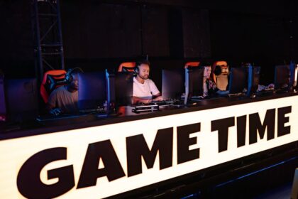 esports trophy esports arena crowd - eスポーツW杯『MLBB』、Team Liquid PHが全冠達成!視聴者数も歴史的記録更新