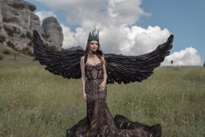 Tall Yor Forger cosplay - 184cmの衝撃！『SPY×FAMILY』ヨルを完璧に再現する美人コスプレイヤーが登場