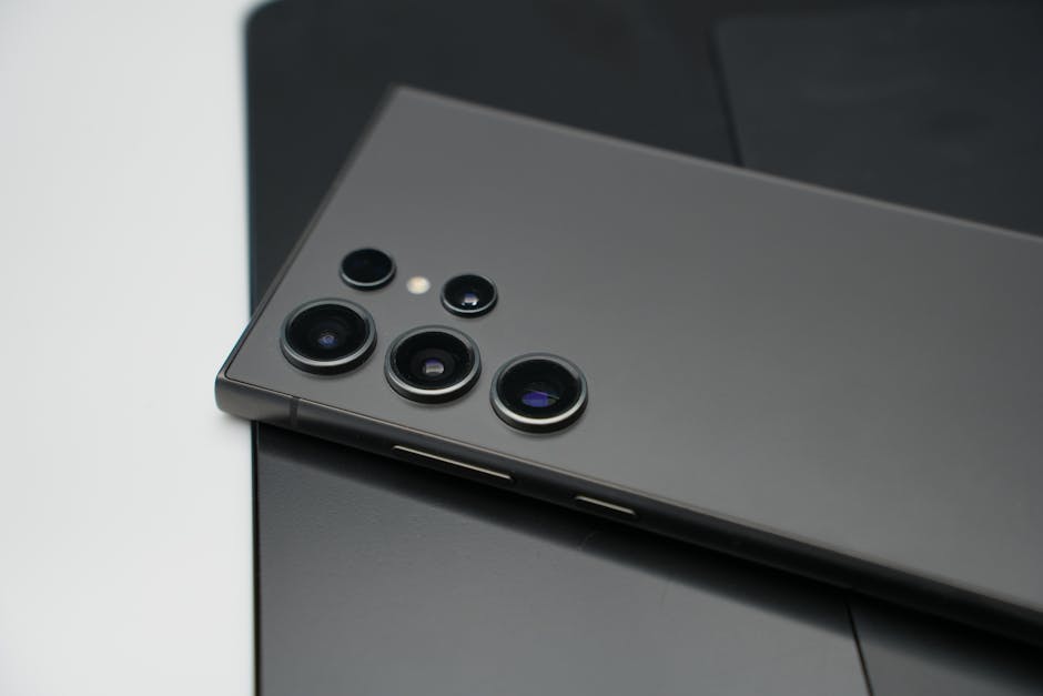 variable aperture lens, futuristic smartphone camera - iPhone 18 Pro、可変絞りレンズでカメラの常識を覆すか？
