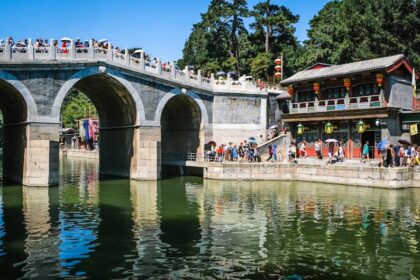 Chinese rock formations, Chinese tourist attraction - 中国景勝地で約90kg男性が岩に挟まる！観光地の意外な見解とは？