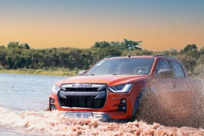 amphibious off-road vehicle river crossing vehicle - 中国奇瑞、オフロード車で長江横断！水陸両用技術の驚異