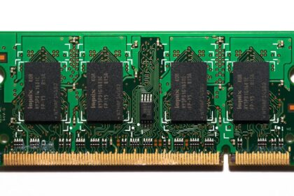 semiconductor chip, memory module - 半導体メモリ市場に異変！DRAM粒がモジュール価格を上回る異常事態、NANDも高騰続く
