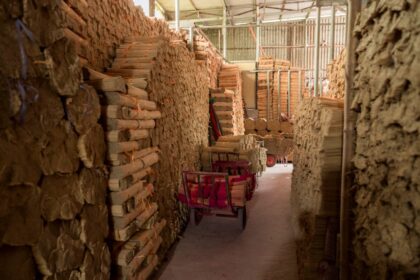 packaging paper factory - 中国で包装紙が急騰!原材料高騰と繁忙期需要の行方