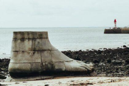 giant monster foot - 『織語者』に江戸怪談の新ボス「足洗邸」が登場！和風ローグライクに巨大な足が迫る