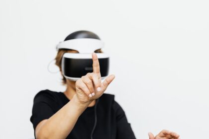 Neural interface gaming Gaming in bed - 「王者栄耀」10周年！寝ながら遊べる新感覚「脳力Moba」が登場