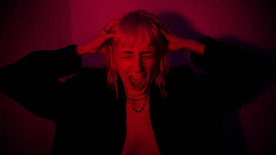 Paranoia - 中国人気作家「電磁波攻撃」被害告白！精神状態に懸念も