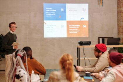 AI startup pitch AI conference speaker - 深センでAI人材イベント「X-Day西麗湖ロードショー」開催!投資とイノベーションを加速