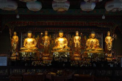 golden phoenix crown, damaged artifact - 中国の貴重な展示品、金の鳳冠が破損！責任の行方は？