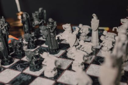 Game Cosplay - 中国人気モデル尹雪花、『ブラウンダスト2』COS動画で驚異の物理演算を披露！