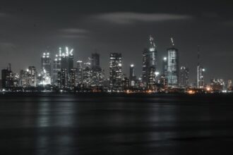 Mumbai satellite view Mumbai modern skyline - 衛星から見たインドのメガシティ「ムンバイ」の魅力:上海に追いつけ追い越せ!