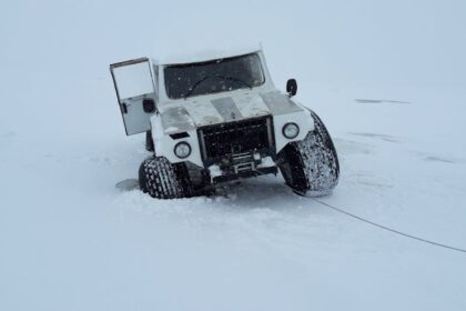 Xiaomi EV drifting on ice Electric SUV ice drift - Xiaomi新型EV「YU7」氷上ドリフト成功！極寒で魅せる「人車一体」の走りを解説