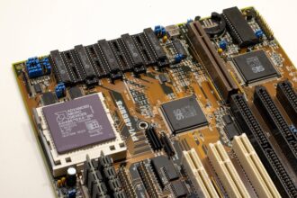 smartphone processor chip - MediaTekがスマホSoC「Dimensity 9500s/8500」でモバイル市場に新風！