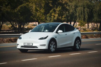 Tesla Model Y, Tesla Model 3 - テスラ Model Y、豪州EV市場で販売トップ！中国製Model 3も躍進