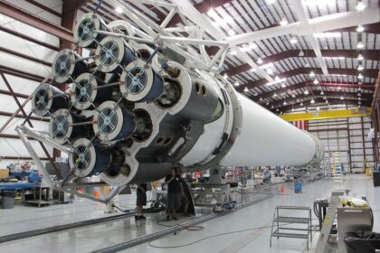 Reusable rocket manufacturing Chinese aerospace startup - 中国宇宙産業の新星「千億航天」が巨額調達、再利用ロケット「玄鳥-R」製造完了
