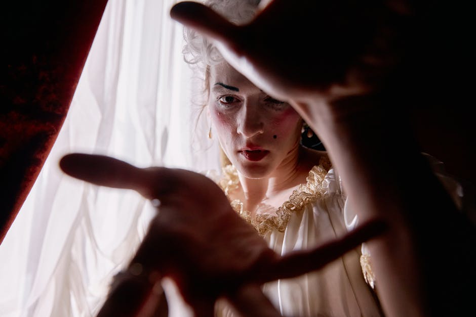 Period drama Vintage woman - シドニー・スウィーニー主演!古典文学『田舎のしきたり』映画化へ