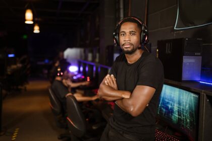 disappointed gamer PC gaming - 「二重螺旋」Steam版ローンチ！期待の国産二次元ARPGにベテランが「未来はない」と酷評