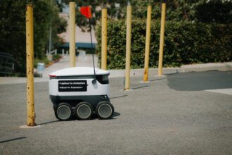 autonomous robot car robotics automotive integration - Arm、CES 2026で組織再編!自動車・ロボット統合で「物理AI」事業を新設
