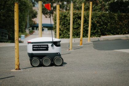 autonomous robot car robotics automotive integration - Arm、CES 2026で組織再編！自動車・ロボット統合で「物理AI」事業を新設