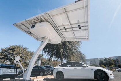 Chinese electric car China EV charging station - 中国、新エネ車購入で最大72万円補助！2026年までの優遇策を徹底解説