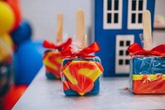 Henry Cavill Superman - 「スーパーマン」ヘンリー・カヴィル、交際&発言が物議を醸す理由