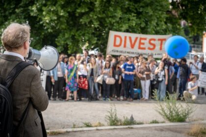 Nestle corporate restructuring Premium beverage divestment - ネスレが大規模事業再編へ！高級飲料・アイスクリーム事業売却の衝撃