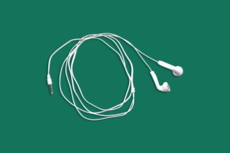 clip-on earphone AI earphone - Hachue Ace1クリップ式イヤホンが革新！Hi-Fi高音質とAI機能、42時間再生で299元