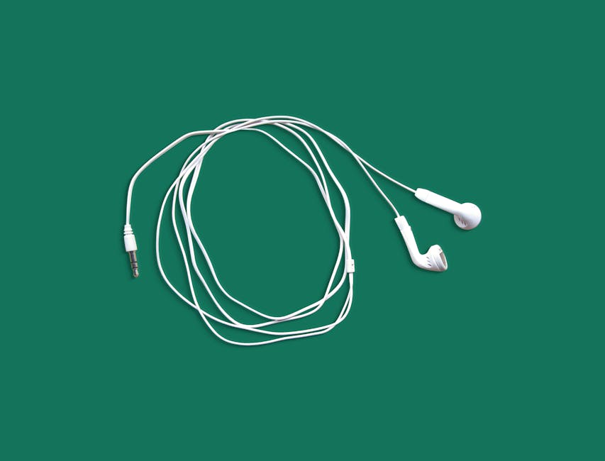 clip-on earphone AI earphone - Hachue Ace1クリップ式イヤホンが革新！Hi-Fi高音質とAI機能、42時間再生で299元