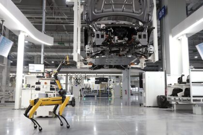 Chinese AI innovation Electric vehicle manufacturing China - 中国テック最前線:AI人材動向からEV、Apple新製品噂まで