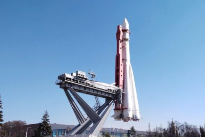 AI chip Commercial rocket launch - 中国株市場がAI・CPO・商業宇宙で急騰！「龍虎榜」から読み解く資金の行方