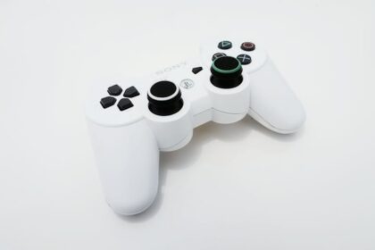 PlayStation controller Cloud gaming - ソニー新特許でゲーム容量激減！100GBが100MBに？