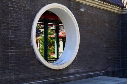 travel influencer China viral tourist destination China - 中国「バズる観光地」の熱狂は一瞬？短命化の裏側と持続への課題