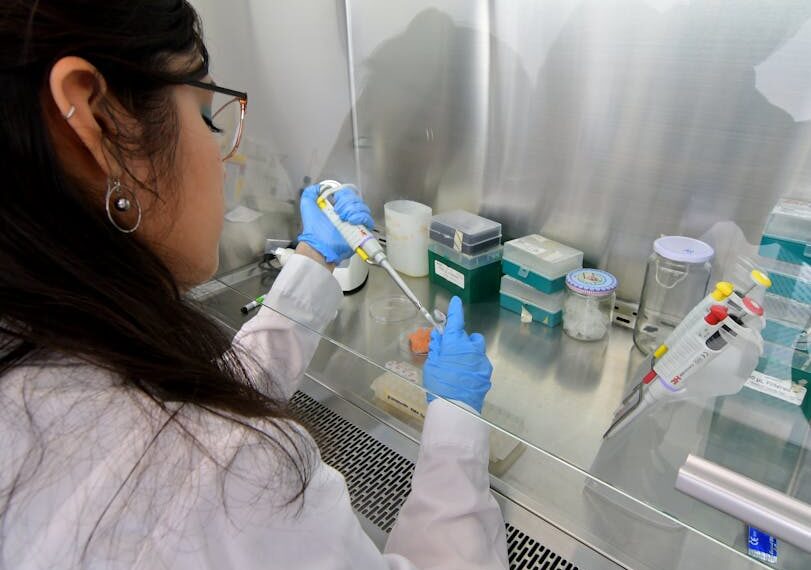 biotechnology lab business merger - 中国バイオ企業、経営権変更とM&Aで新成長戦略へ