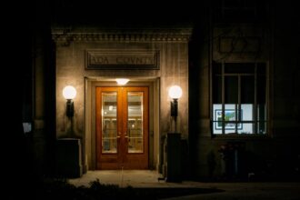 Ada Wong Leon S. Kennedy - 『バイオハザード9』エイダ・ウォンが物語の鍵？ファンが記念イラストから徹底考察！