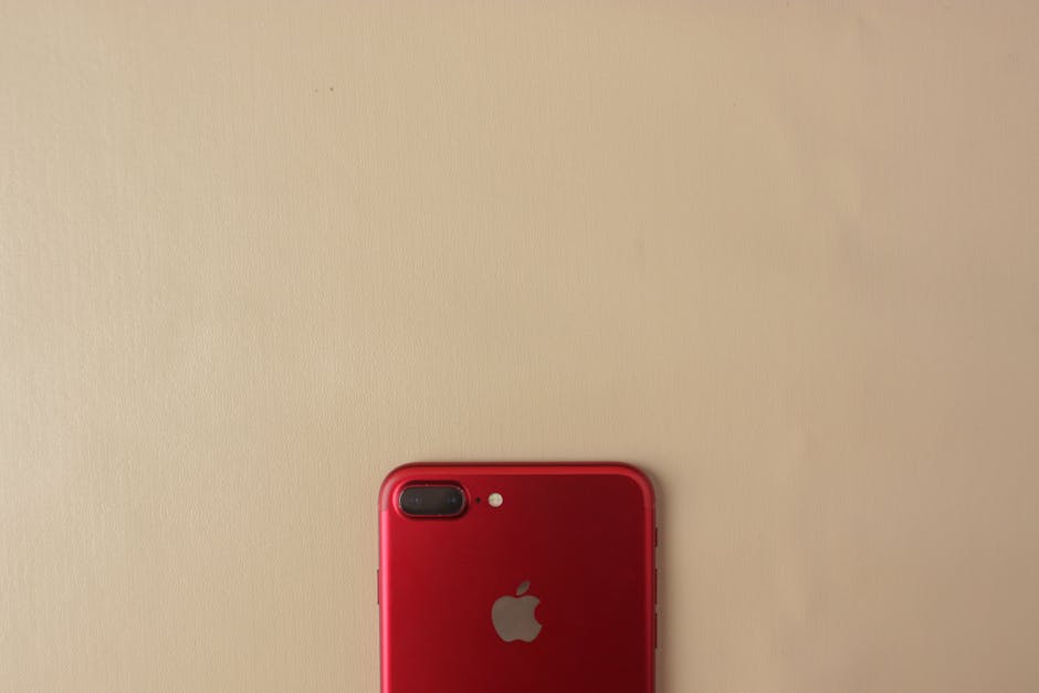 Folding iPhone Foldable smartphone concept - Apple初の折りたたみiPhone Fold、2026年秋に登場か？業界を再定義する衝撃