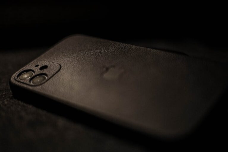 foldable iPhone futuristic smartphone - Apple折りたたみiPhone「iPhone Fold」登場間近か？ 中国テクノロジー株高騰の背景