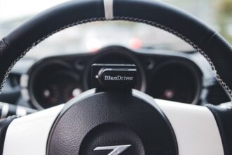 Chinese smart car Vehicle diagnostic screen - 中国、自家用車「車検廃止」へ？技術革新が切り拓く未来