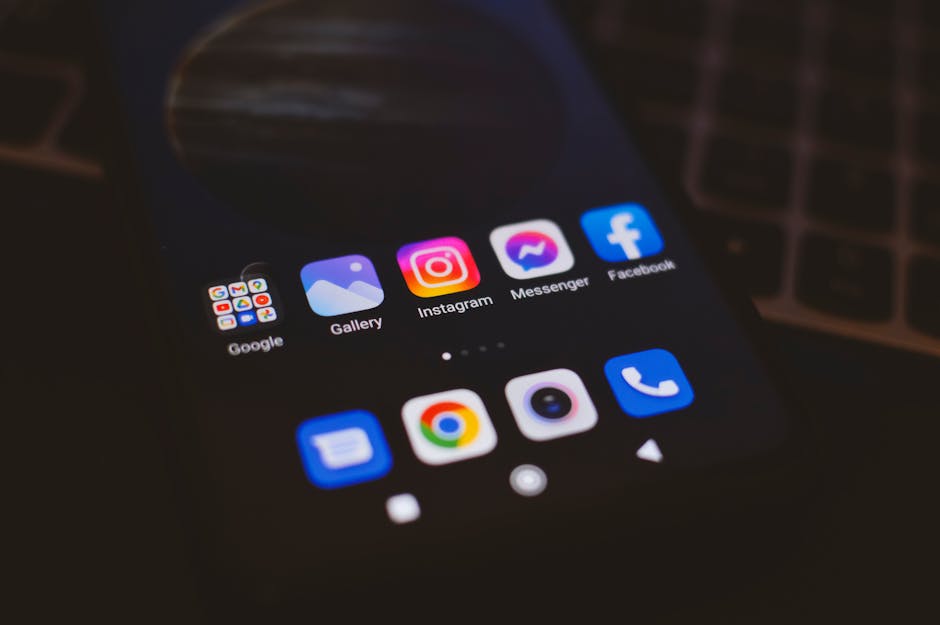 mobile app interface - WeChatが劇的進化!プラグイン、スタンプ、iOS版新機能徹底解説