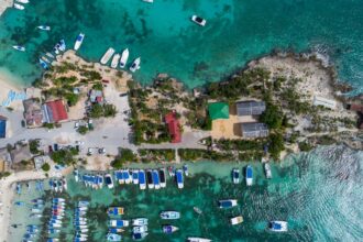 Billionaire couple, Luxury yacht - Amazonベゾス、第二の春を謳歌！超豪華婚と巨額資産の今