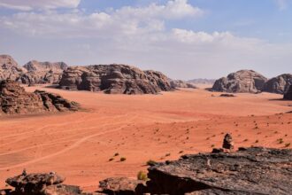 Red Desert Landscape, Open World Game - 低評価なのに大ヒット！『赤い砂漠』がプレイヤーを惹きつける3つの秘密