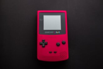 Chinese New Year firecrackers Retro game console - 春節の爆竹とゲームの記憶：変わりゆく時代の中の「存在」